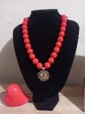 Juego De Collar Bola Chicle Rojo C/Balines Dorado — Dije de Sol Grande